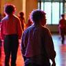 Estudiantes realizando una improvisación teatral